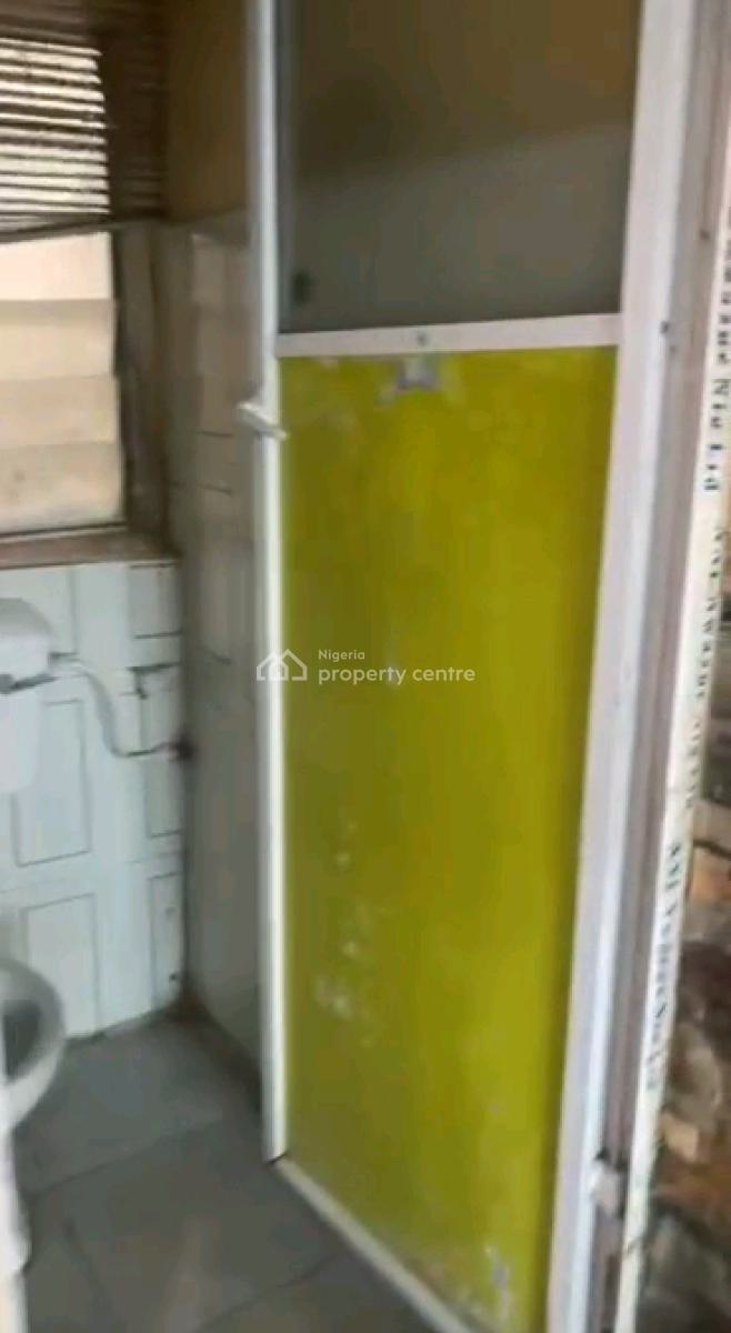 Standard and Executive Self Contain, Alara Street, Sabo, Yaba, Lagos, Self Contain (single Rooms) for Rent