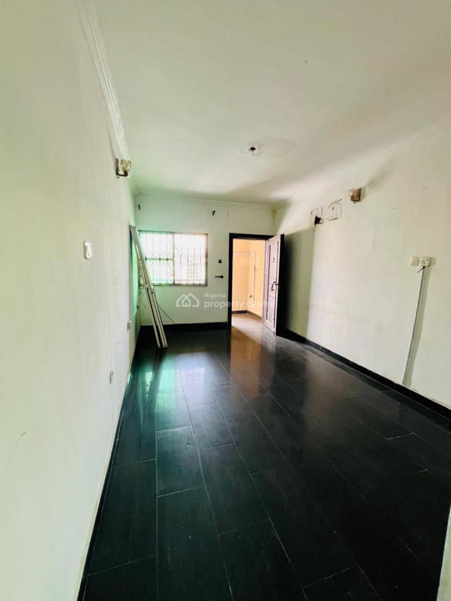 Self-serviced and Self-compound 5 Bedroom Semi-detached Duplex, Lekki Phase 1, Lekki, Lagos, Semi-detached Duplex for Rent
