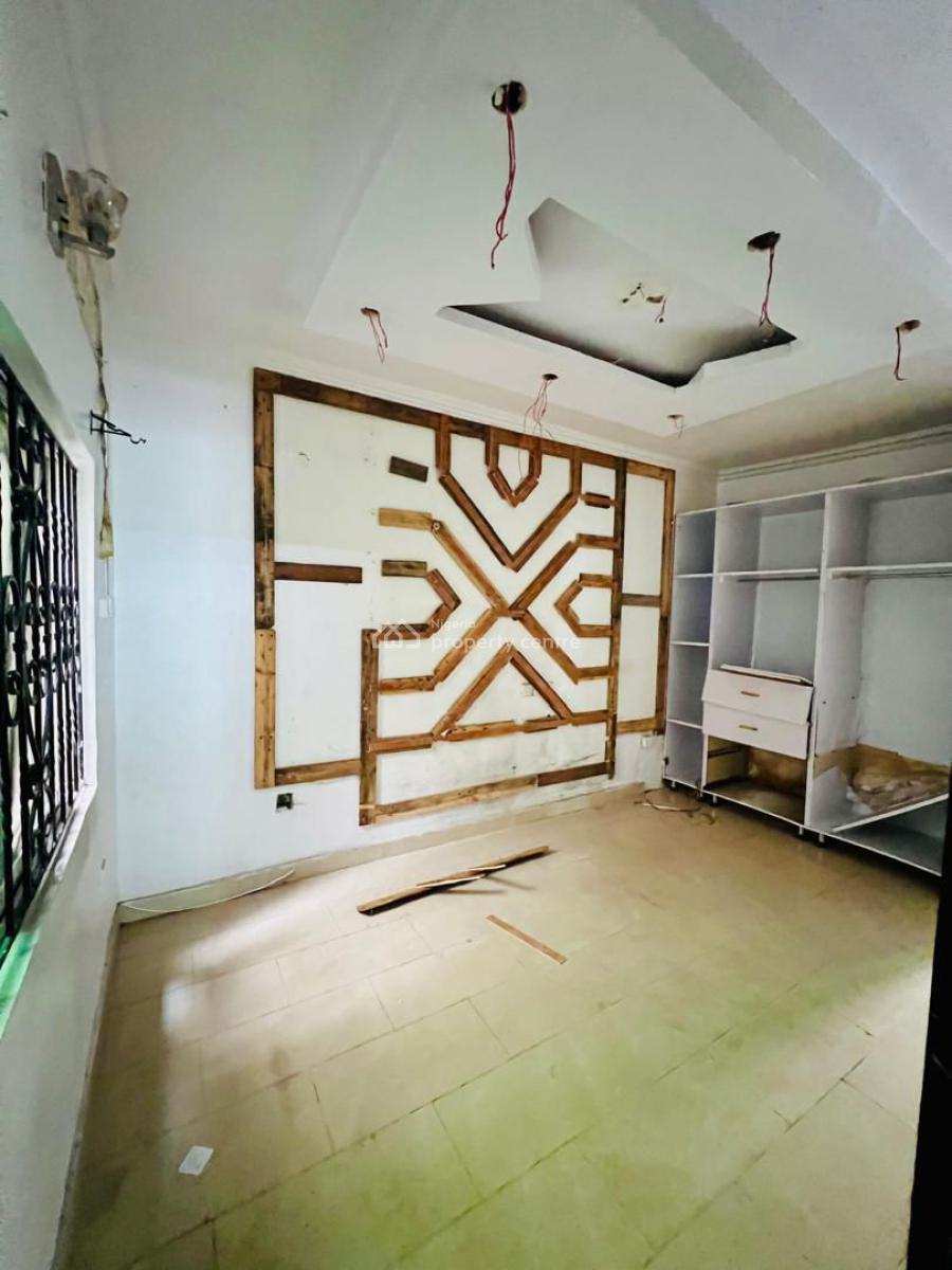Self-serviced and Self-compound 5 Bedroom Semi-detached Duplex, Lekki Phase 1, Lekki, Lagos, Semi-detached Duplex for Rent