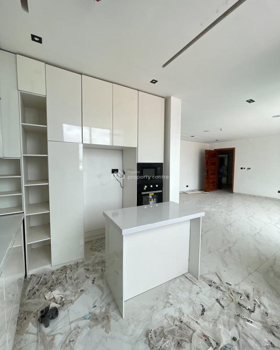 Spacious 2-bedroom Apartment, Lekki Phase 1, Lekki, Lagos, Flat / Apartment for Sale