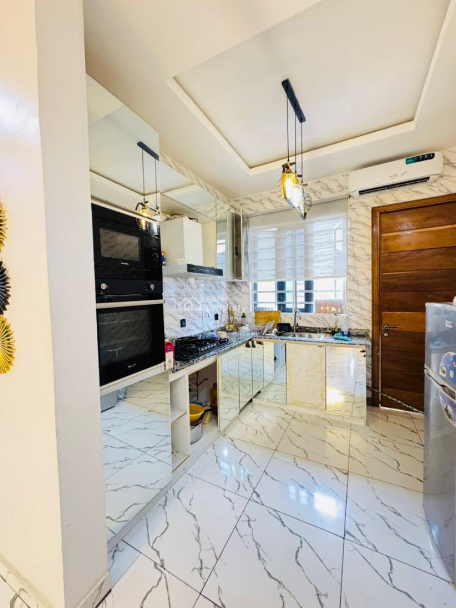 Well Built Two Bedroom Apartment Available, Orchid Road Lekki, Lekki Phase 2, Lekki, Lagos, Flat / Apartment for Sale