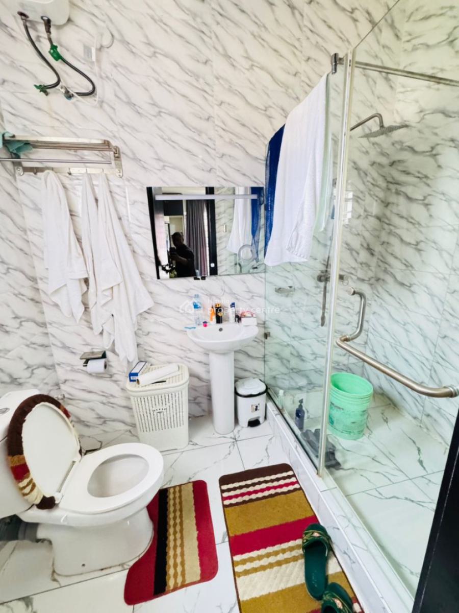 Well Built Two Bedroom Apartment Available, Orchid Road Lekki, Lekki Phase 2, Lekki, Lagos, Flat / Apartment for Sale