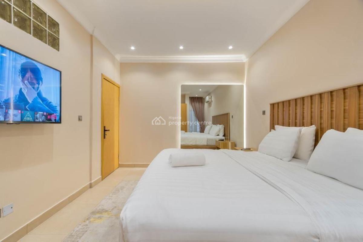 *accepting December Bookings*   1 Bedroom Apartment with Top Amenities, Lekki, Lekki Phase 1, Lekki, Lagos, Mini Flat (room and Parlour) Short Let