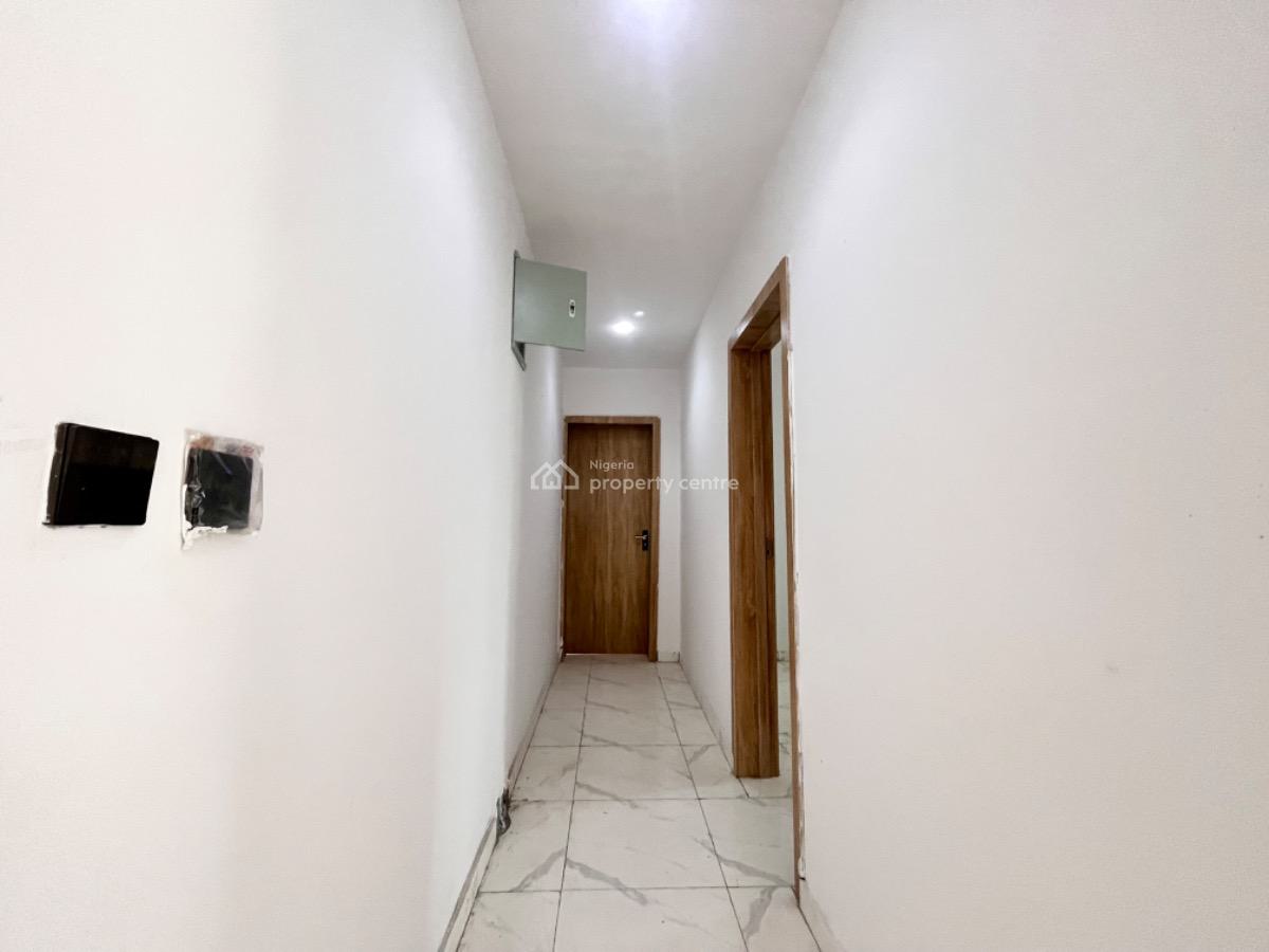Spacious 2 Bedroom Apartment with Swimming Pool Availabl at Ikate, Ikate Lekki Lagos, Lekki, Lagos, Flat / Apartment for Sale