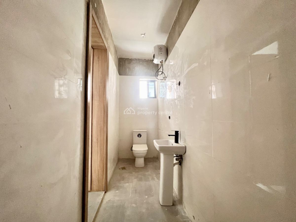 Spacious 2 Bedroom Apartment with Swimming Pool Availabl at Ikate, Ikate Lekki Lagos, Lekki, Lagos, Flat / Apartment for Sale