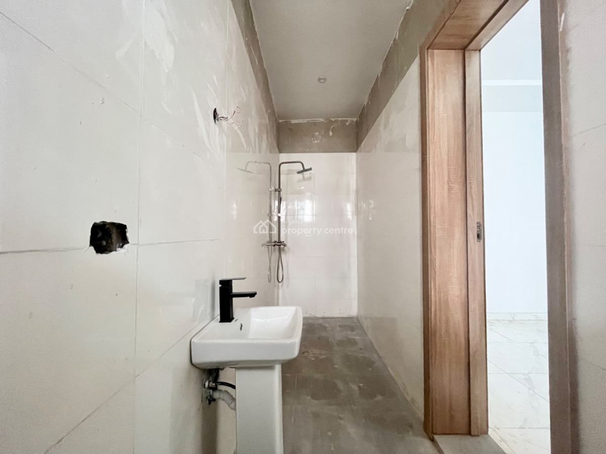 Spacious 2 Bedroom Apartment with Swimming Pool Availabl at Ikate, Ikate Lekki Lagos, Lekki, Lagos, Flat / Apartment for Sale