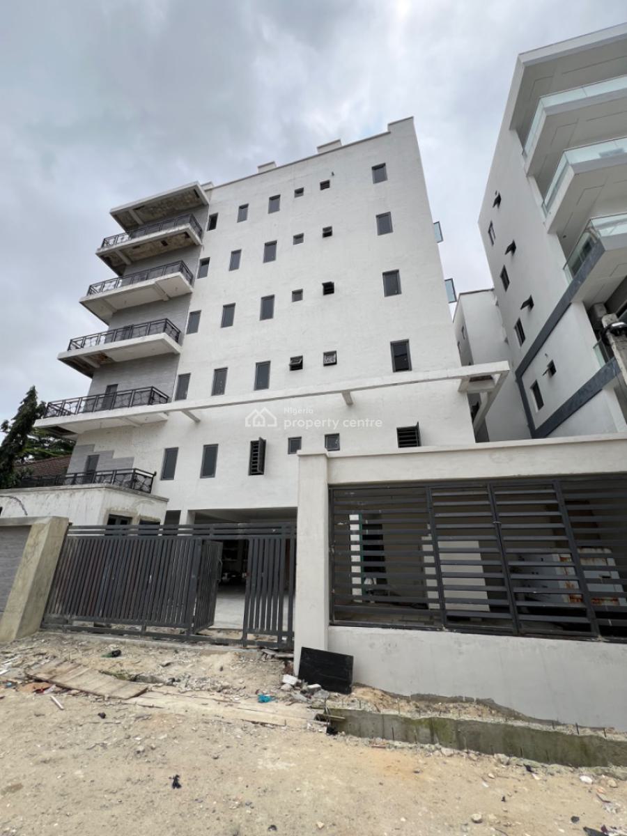 Spacious 3 Bedroom Apartment, Off Freedom Way, Lekki Phase 1, Lekki, Lagos, Flat / Apartment for Rent