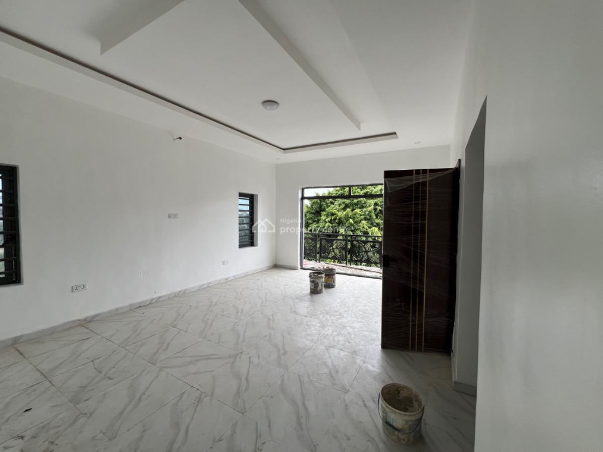 Spacious 3 Bedroom Apartment, Off Freedom Way, Lekki Phase 1, Lekki, Lagos, Flat / Apartment for Rent