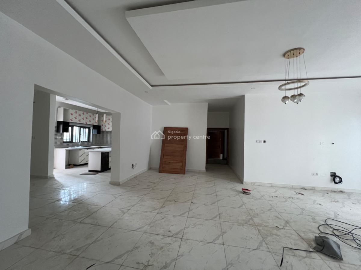 Spacious 3 Bedroom Apartment, Off Freedom Way, Lekki Phase 1, Lekki, Lagos, Flat / Apartment for Rent
