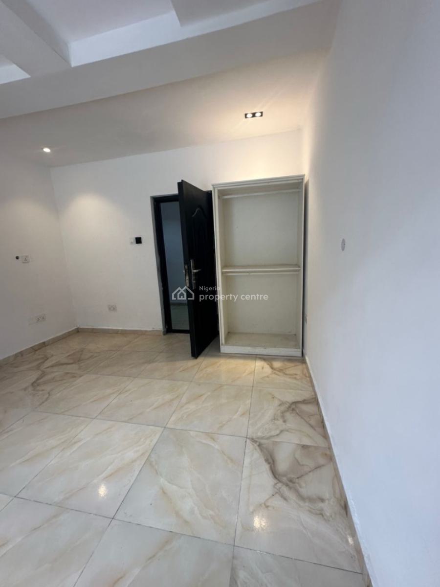 a Tasteful Renovated 2 Bedroom Apartments, Lekki Phase 1, Lekki, Lagos, Flat / Apartment for Rent