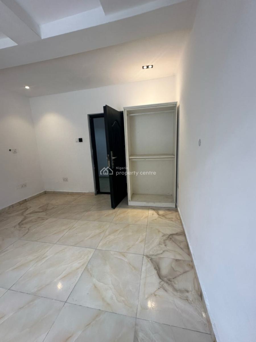 Newyl Renovated Two Bedroom Flat Apartment, Off Admiralty Way, Lekki Phase 1, Lekki, Lagos, Flat / Apartment for Rent