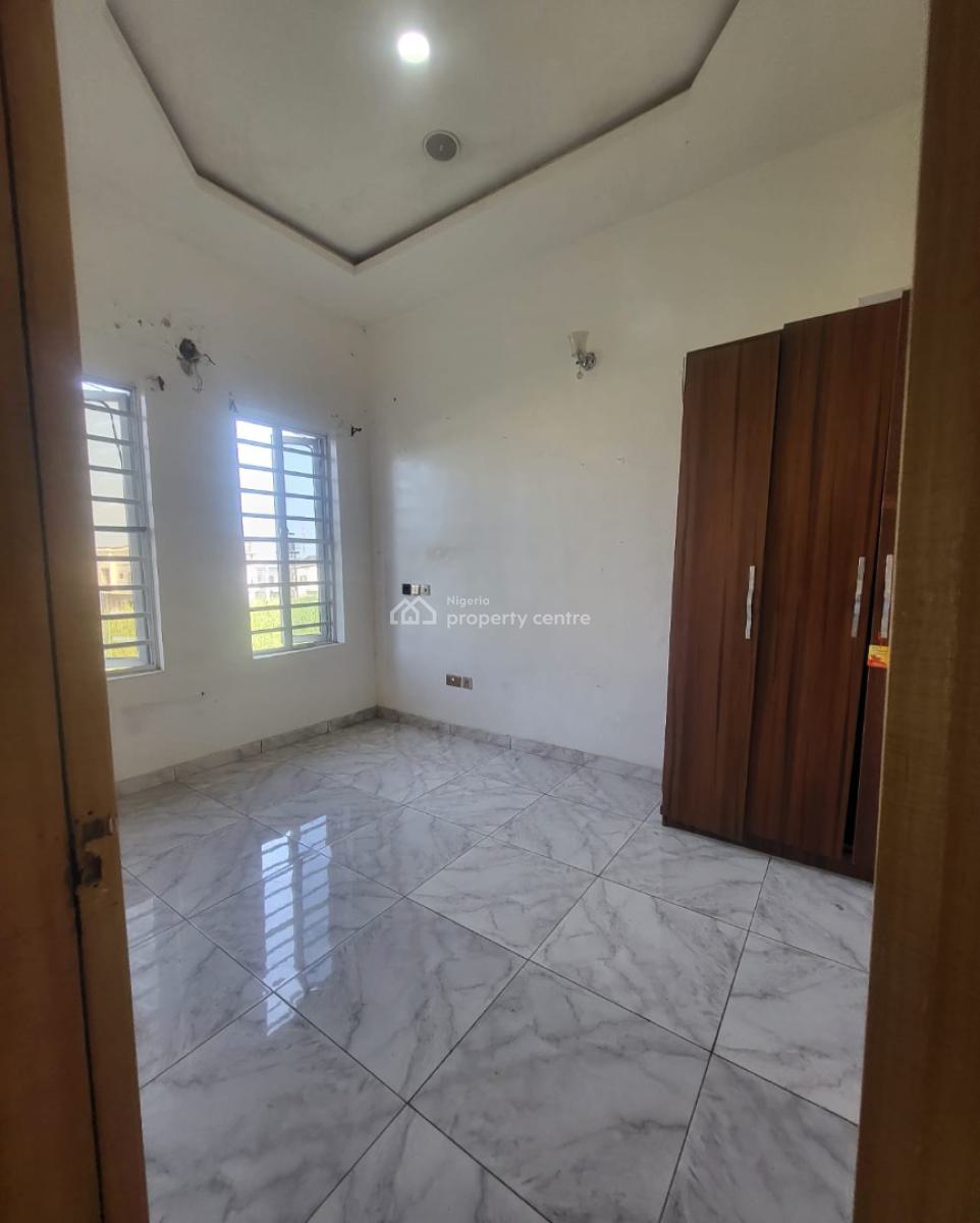 Bedroom and Parlour (mini Flat), Kofo Abayomi Street, Victoria Island (vi), Lagos, Mini Flat (room and Parlour) for Rent