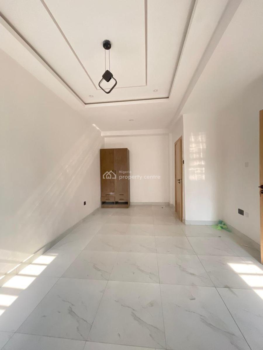 2 Bedrooms Apartment with Gym in a Secured Estate, Ologolo, Lekki, Lagos, Flat / Apartment for Rent
