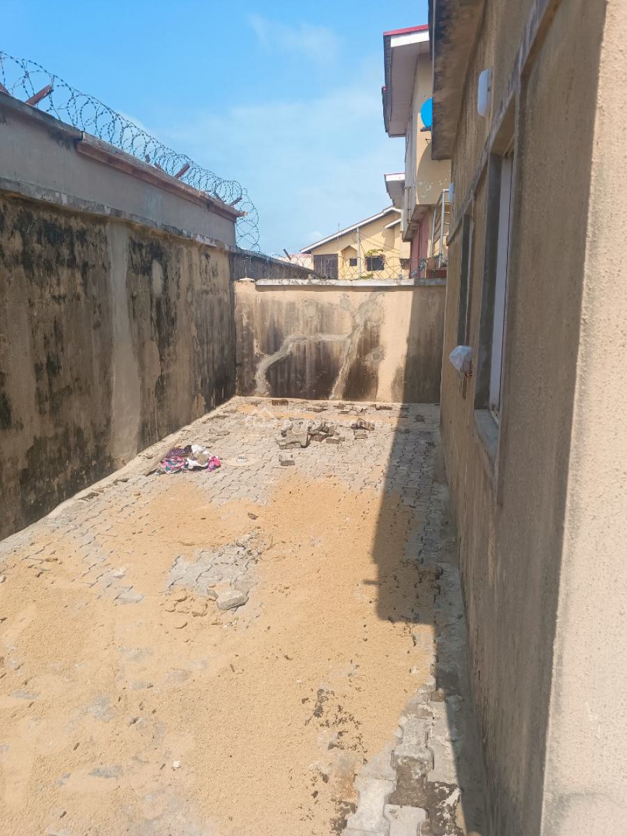 Fantastic 4 Bedroom +bq Detached Duplex. Undergoing Renovation, Admiralty Homes Estate, Alpha Beach Road, New-road Bustop, Igbo Efon, Lekki, Lagos, Detached Duplex for Rent