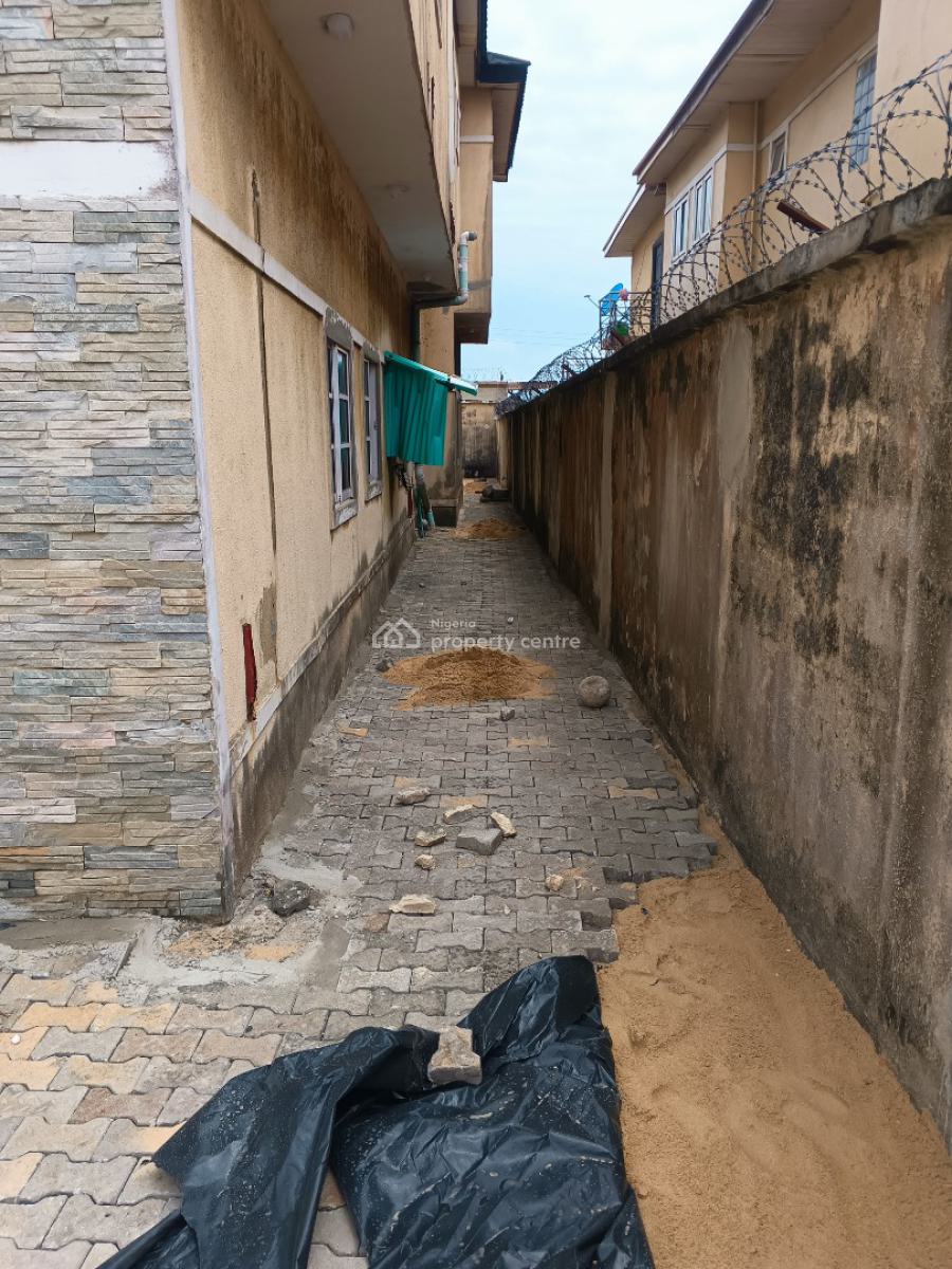 Fantastic 4 Bedroom +bq Detached Duplex. Undergoing Renovation, Admiralty Homes Estate, Alpha Beach Road, New-road Bustop, Igbo Efon, Lekki, Lagos, Detached Duplex for Rent