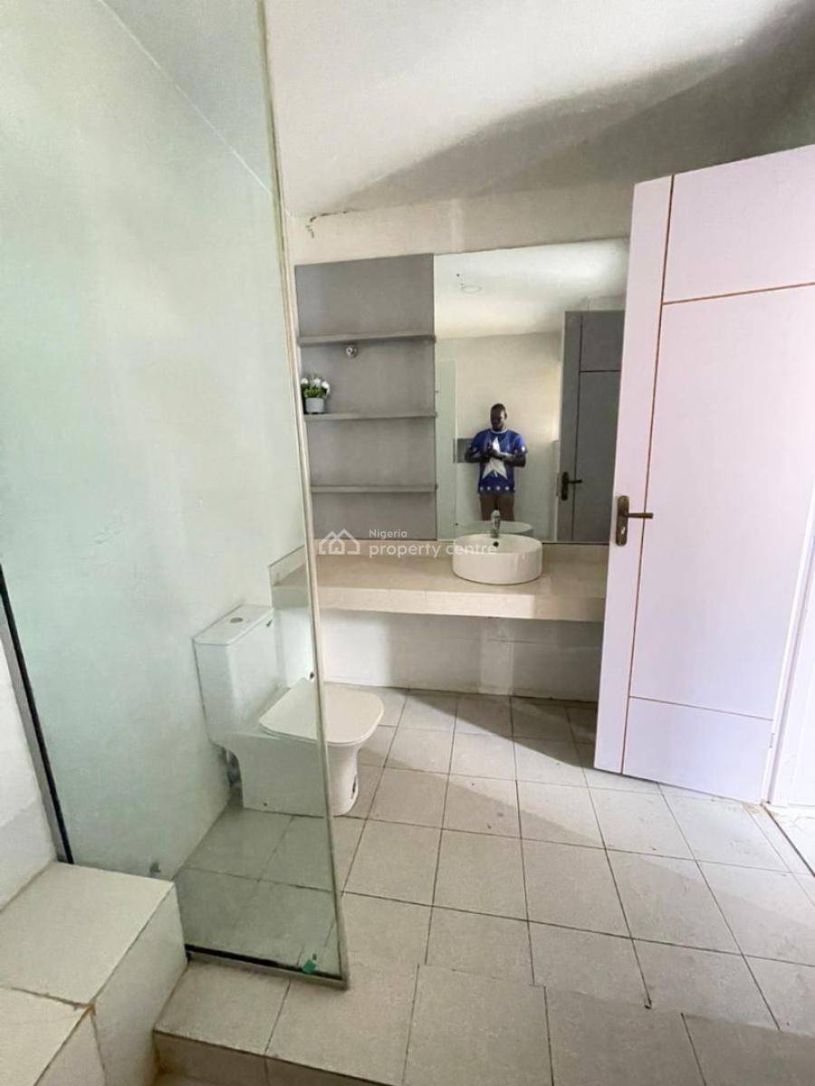 Distress Spacious Very Homely: 4 Bed Terrace Duplex, Orchid Road, Lekki, Lagos, Terraced Duplex for Sale