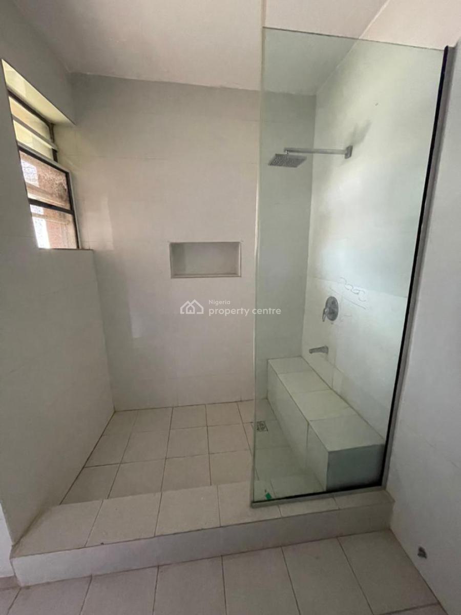 Distress Spacious Very Homely: 4 Bed Terrace Duplex, Orchid Road, Lekki, Lagos, Terraced Duplex for Sale