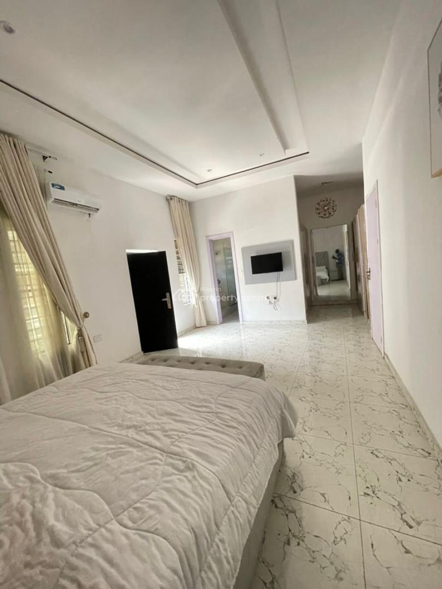 Distress Spacious Very Homely: 4 Bed Terrace Duplex, Orchid Road, Lekki, Lagos, Terraced Duplex for Sale