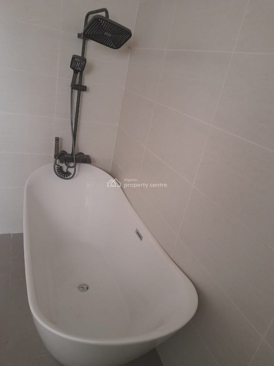 Five Bedrooms Maisonette with Bq, Right Hand Side, Lekki, Lagos, Flat / Apartment for Sale