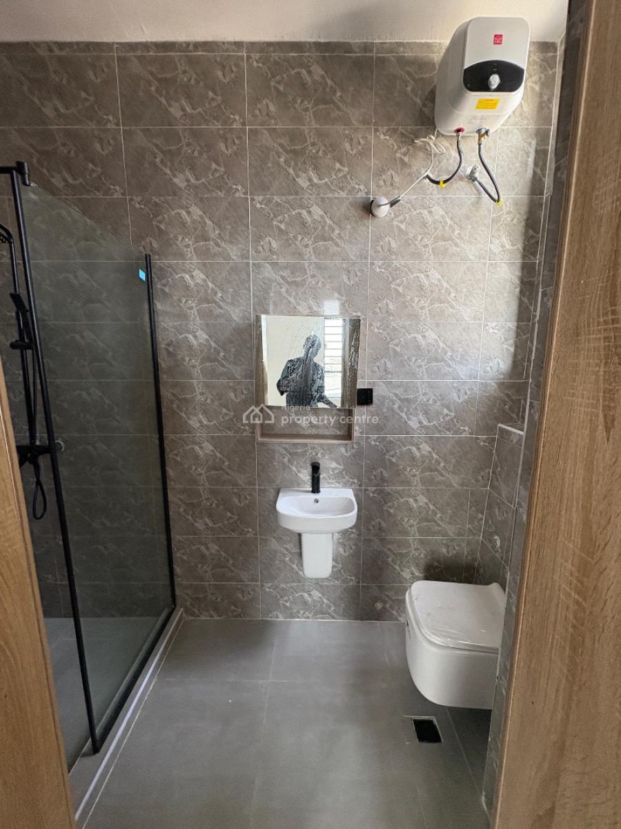 Beautifully Built 1 Bedroom Apartment in a Well Secured Location, Lekki Phase 1, Lekki, Lagos, Flat / Apartment for Sale