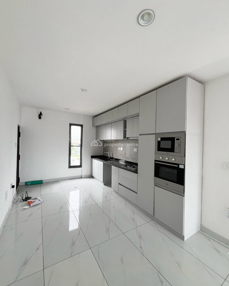3 Bedrooms Apartment with Bq, Lekki Phase 1, Lekki, Lagos, Flat / Apartment for Rent
