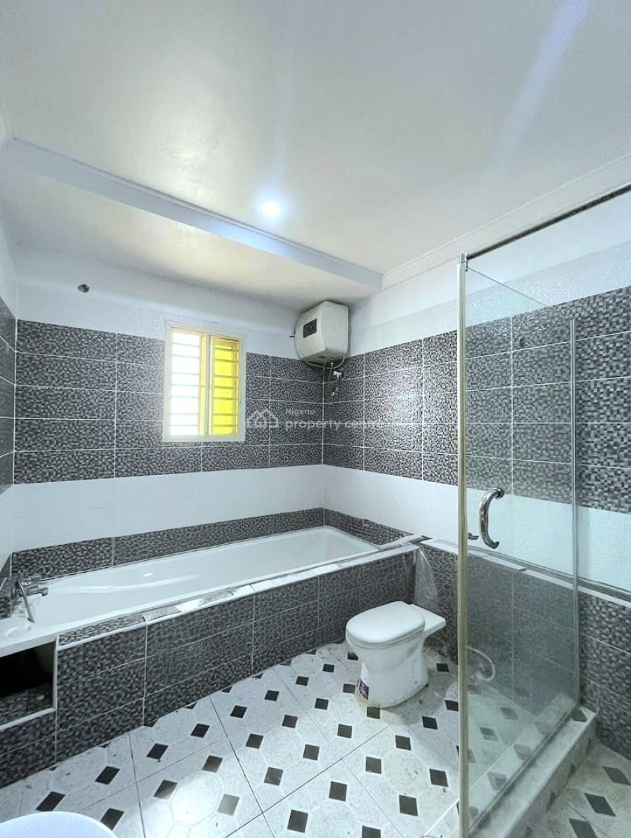 a Well Maintained 4 Bedroom Maisonette, Lekki Phase 1, Lekki, Lagos, House for Rent