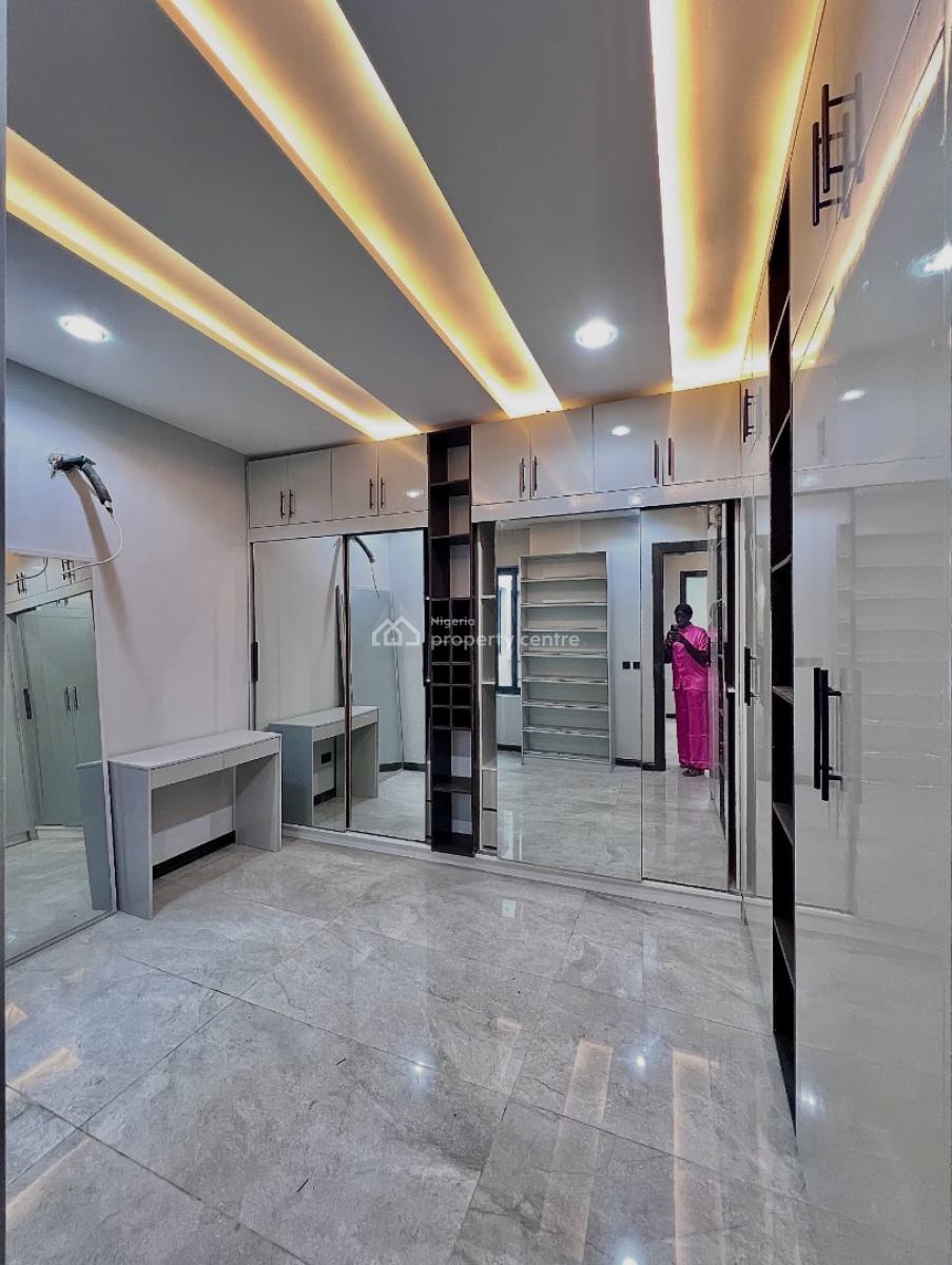 Fully Serviced 5 Bedroom Penthouse with Pool,elevator and Gym, Lekki Phase 1, Lekki Phase 1, Lekki, Lagos, Detached Duplex for Sale