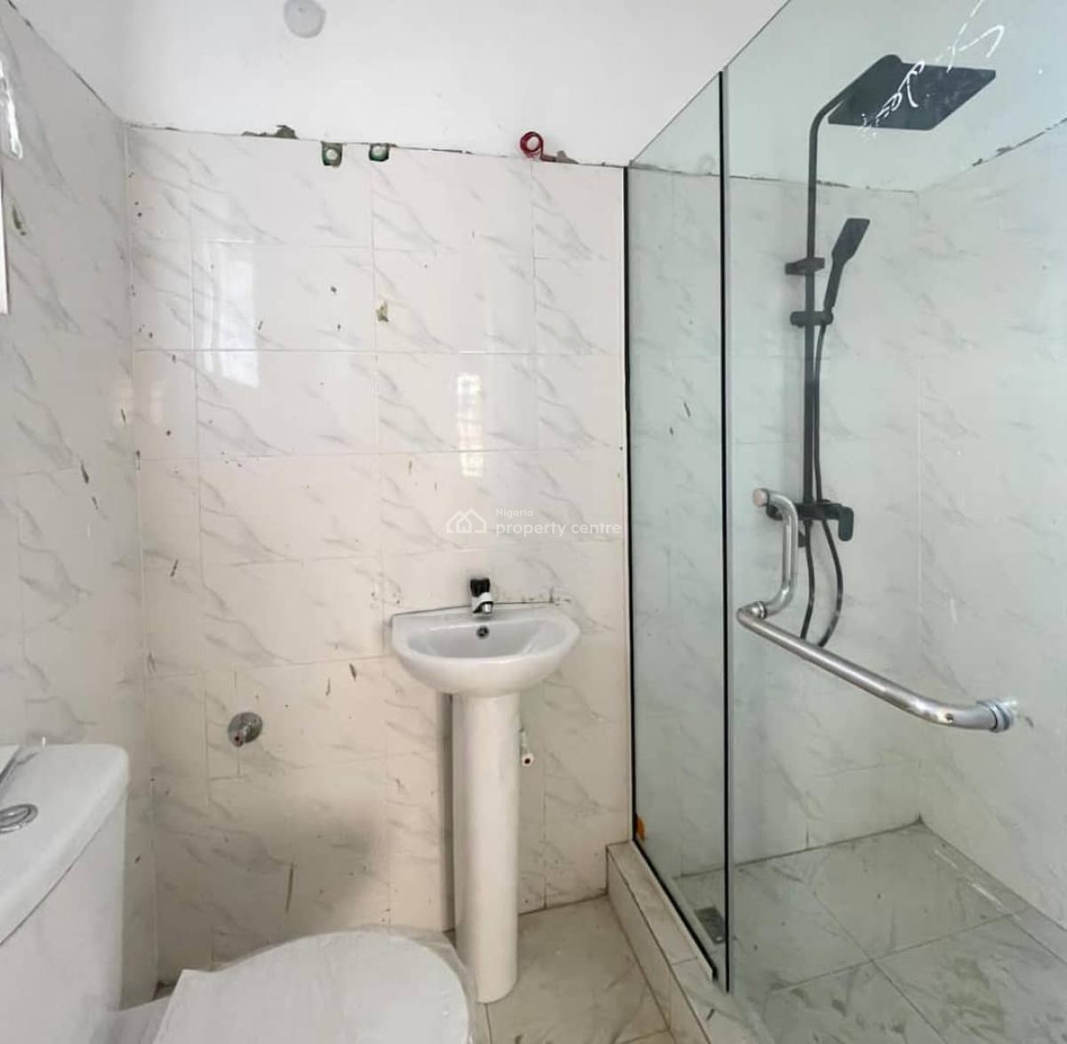 1 Bedroom Spacious Apartment Fully Serviced with 24hrs Light, Spg, Ologolo, Lekki, Lagos, Flat / Apartment for Rent