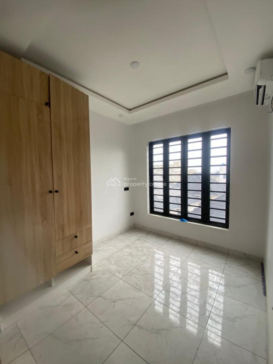 2 Bedroom Apartment Fully Serviced 3rd Floor, Ologolo, Ologolo, Lekki, Lagos, Flat / Apartment for Rent