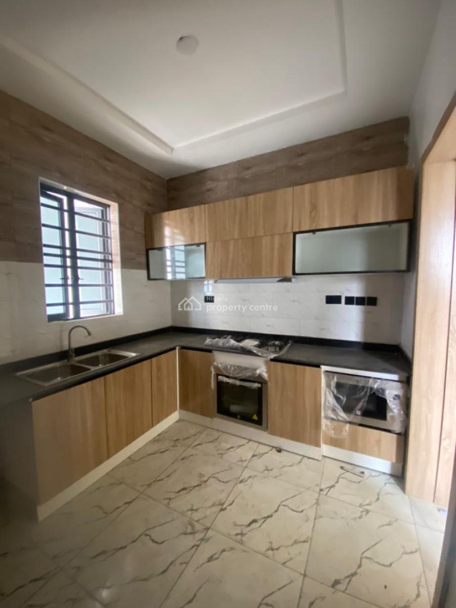 2 Bedroom Apartment Fully Serviced 3rd Floor, Ologolo, Ologolo, Lekki, Lagos, Flat / Apartment for Rent