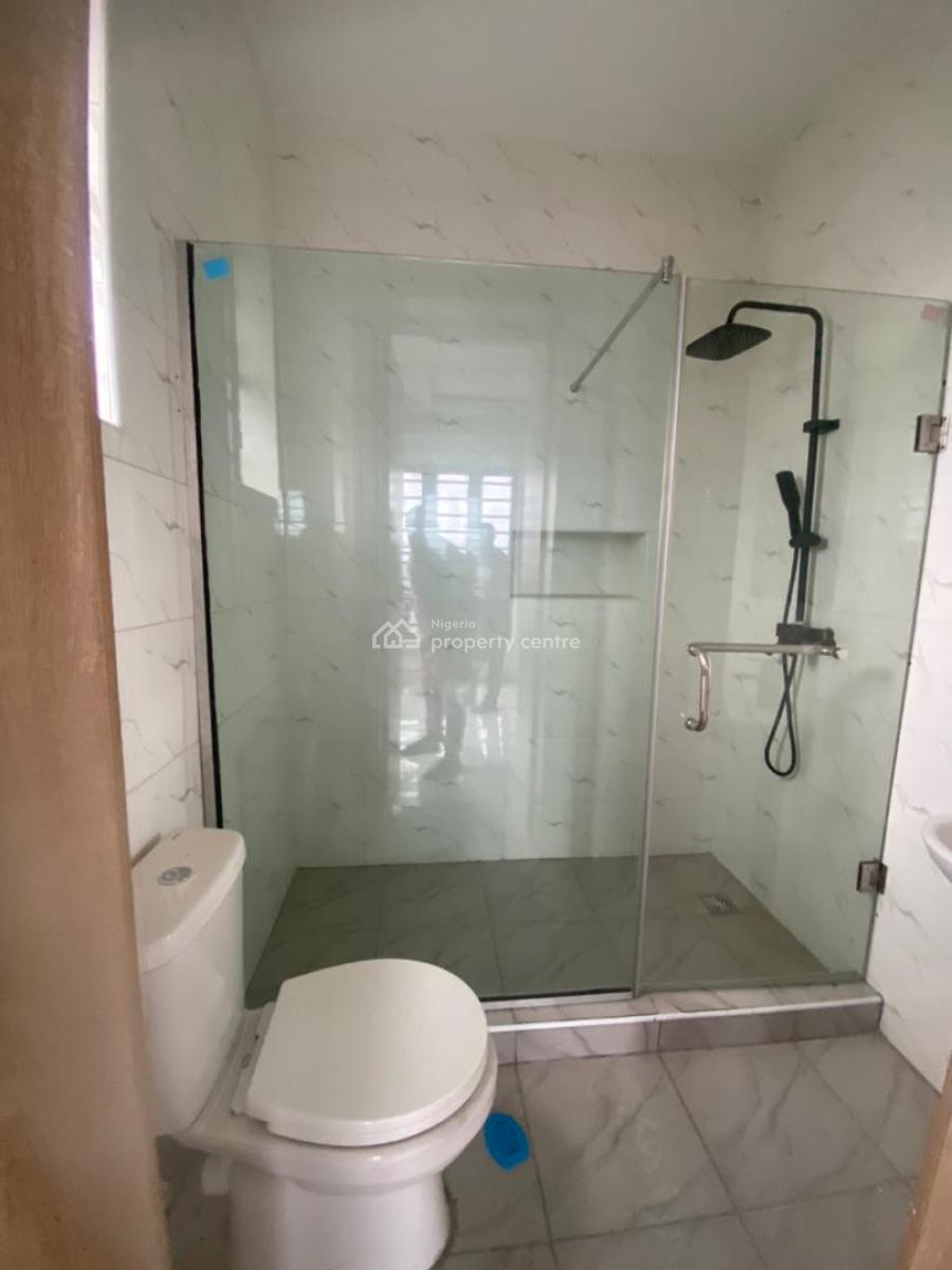 2 Bedroom Apartment Fully Serviced 3rd Floor, Ologolo, Ologolo, Lekki, Lagos, Flat / Apartment for Rent
