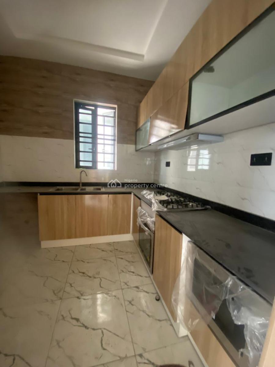 2 Bedroom Apartment Fully Serviced 3rd Floor, Ologolo, Ologolo, Lekki, Lagos, Flat / Apartment for Rent
