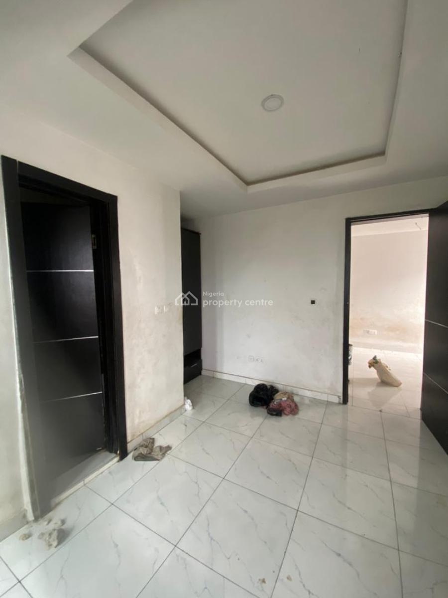 2 Bedroom Apartment  Fully Serviced Renovations Ongoing, Ologolo, Ologolo, Lekki, Lagos, Flat / Apartment for Rent