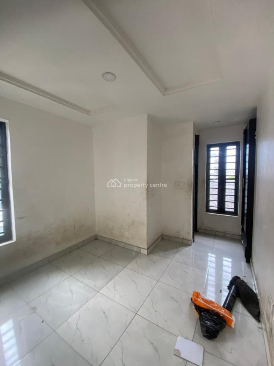 2 Bedroom Apartment  Fully Serviced Renovations Ongoing, Ologolo, Ologolo, Lekki, Lagos, Flat / Apartment for Rent