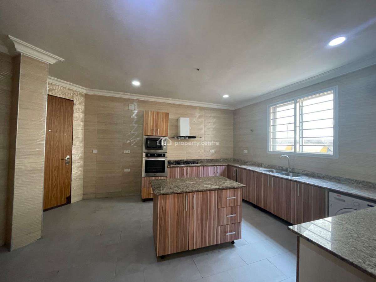 a Well Maintained 3bedroom with Swimming Pool Gym and Bq, Lekki Phase 1, Lekki, Lagos, House for Rent
