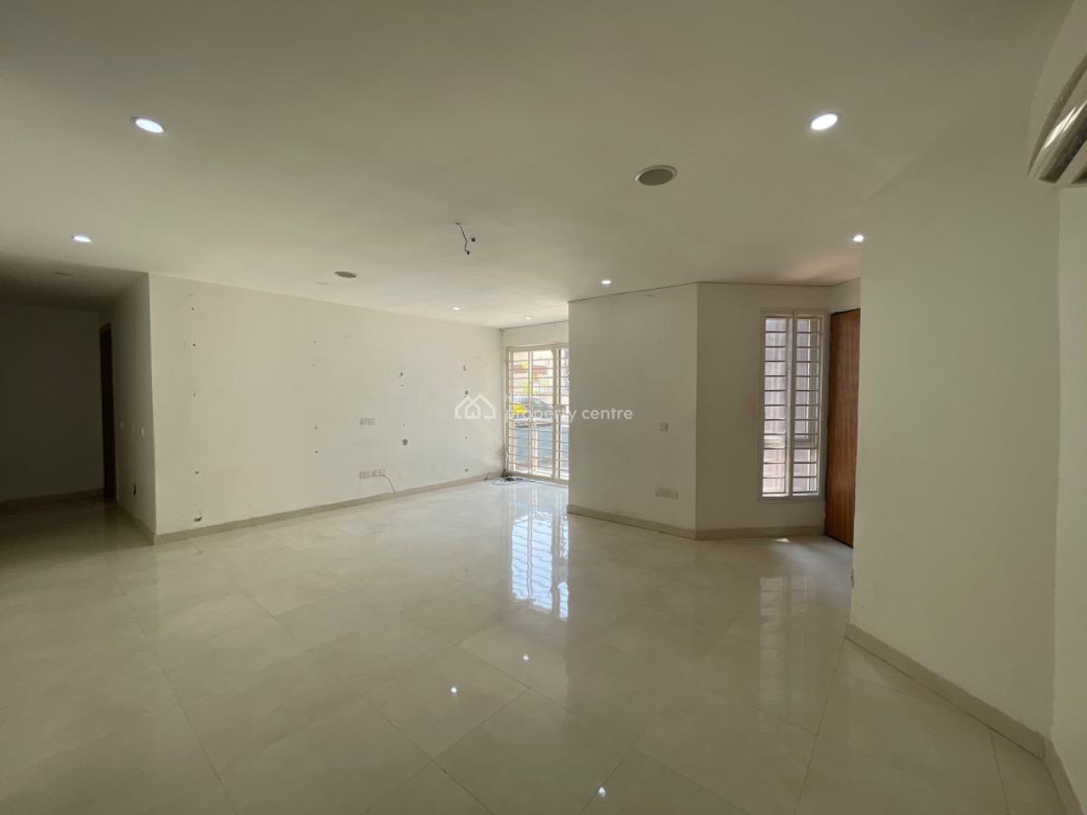 a Well Maintained 3bedroom with Swimming Pool Gym and Bq, Lekki Phase 1, Lekki, Lagos, House for Rent