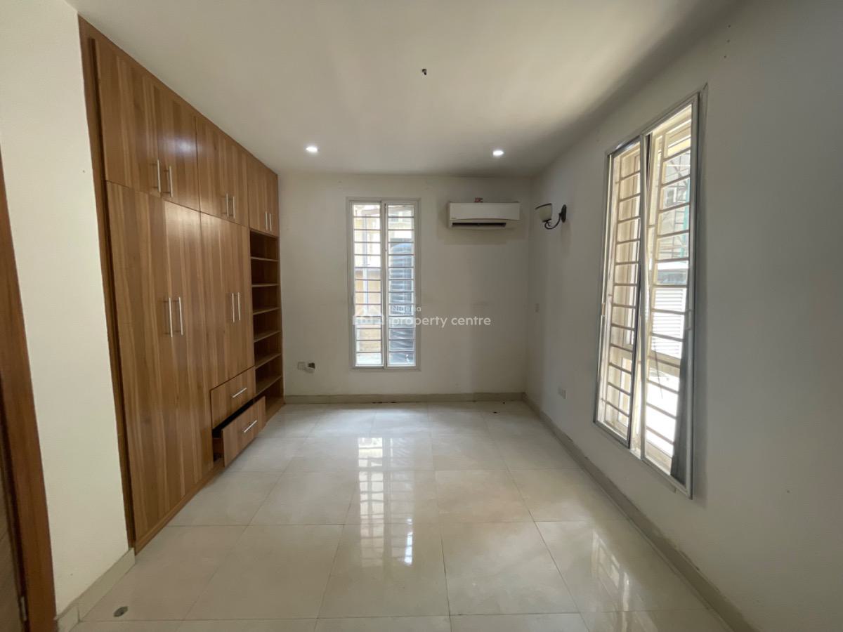 a Well Maintained 3bedroom with Swimming Pool Gym and Bq, Lekki Phase 1, Lekki, Lagos, House for Rent