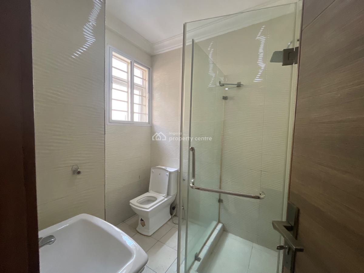 a Well Maintained 3bedroom with Swimming Pool Gym and Bq, Lekki Phase 1, Lekki, Lagos, House for Rent