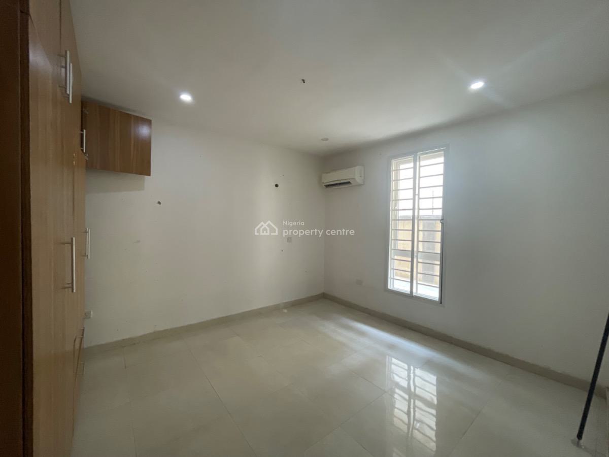 a Well Maintained 3bedroom with Swimming Pool Gym and Bq, Lekki Phase 1, Lekki, Lagos, House for Rent