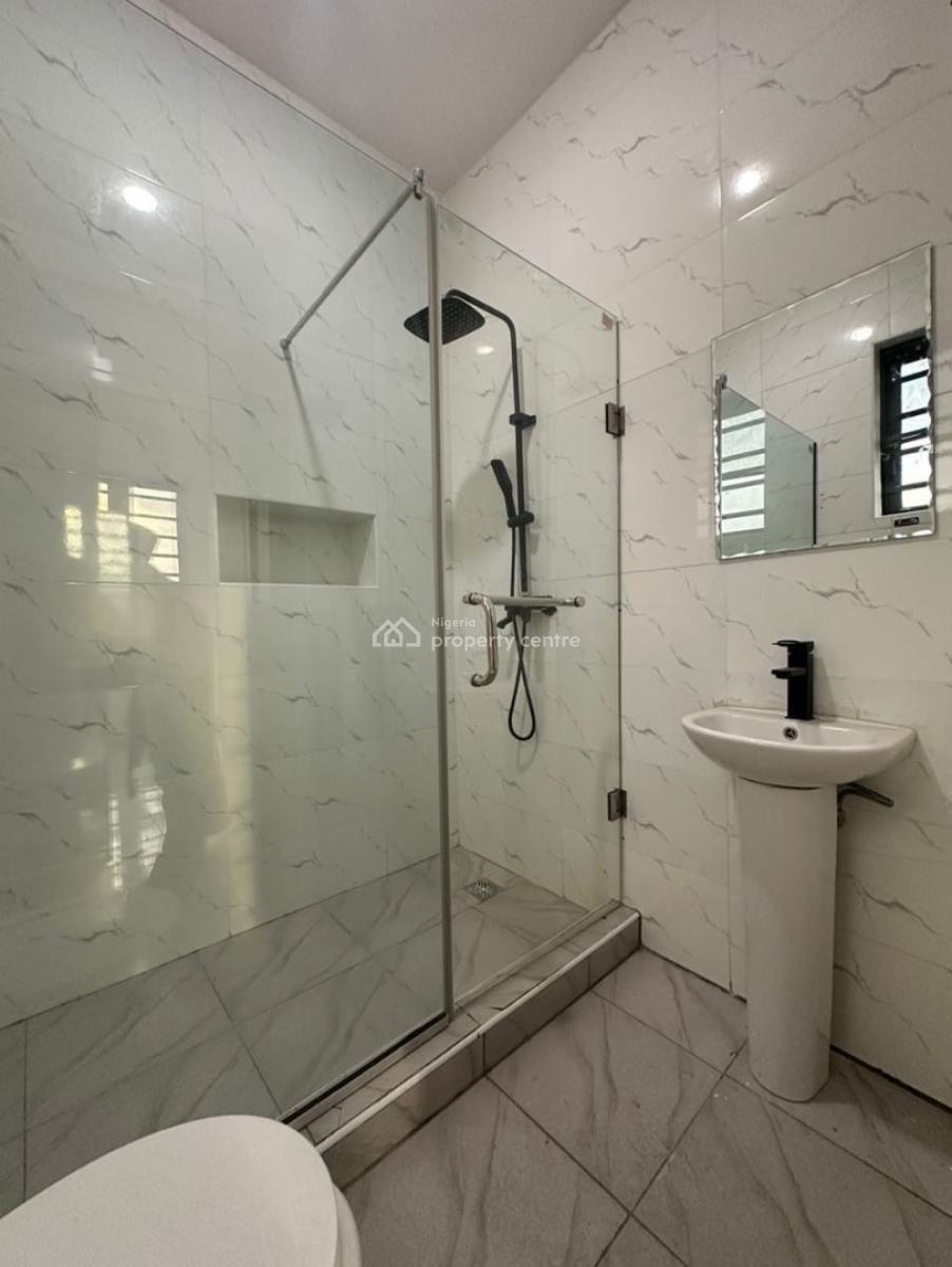 Spaciously 2bed Apartment in Ologolo,lekki, Ologolo ,lekki ,lagos , Nigeria, Ologolo, Lekki, Lagos, Flat / Apartment for Rent