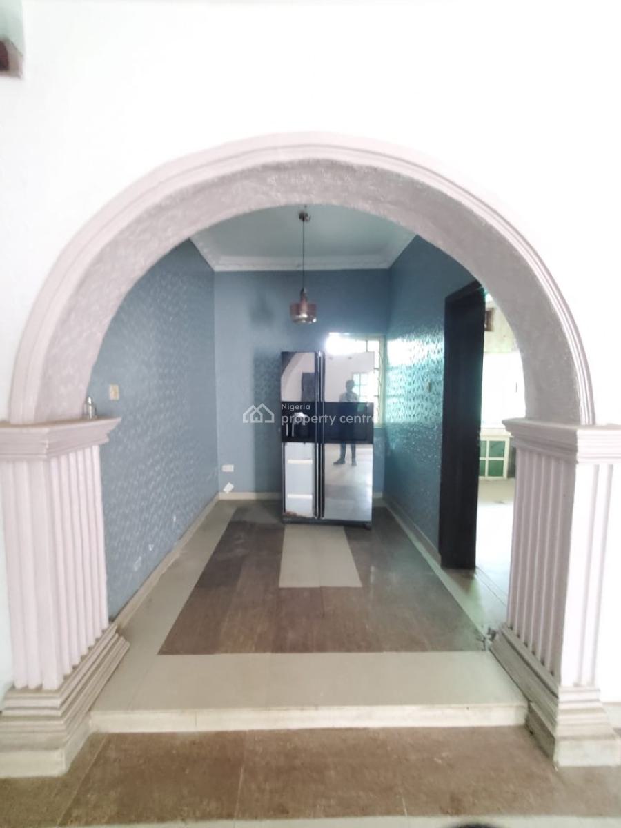 Well Maintained 3 Bedroom Flat, Ilasan, Lekki, Lagos, Flat / Apartment for Rent