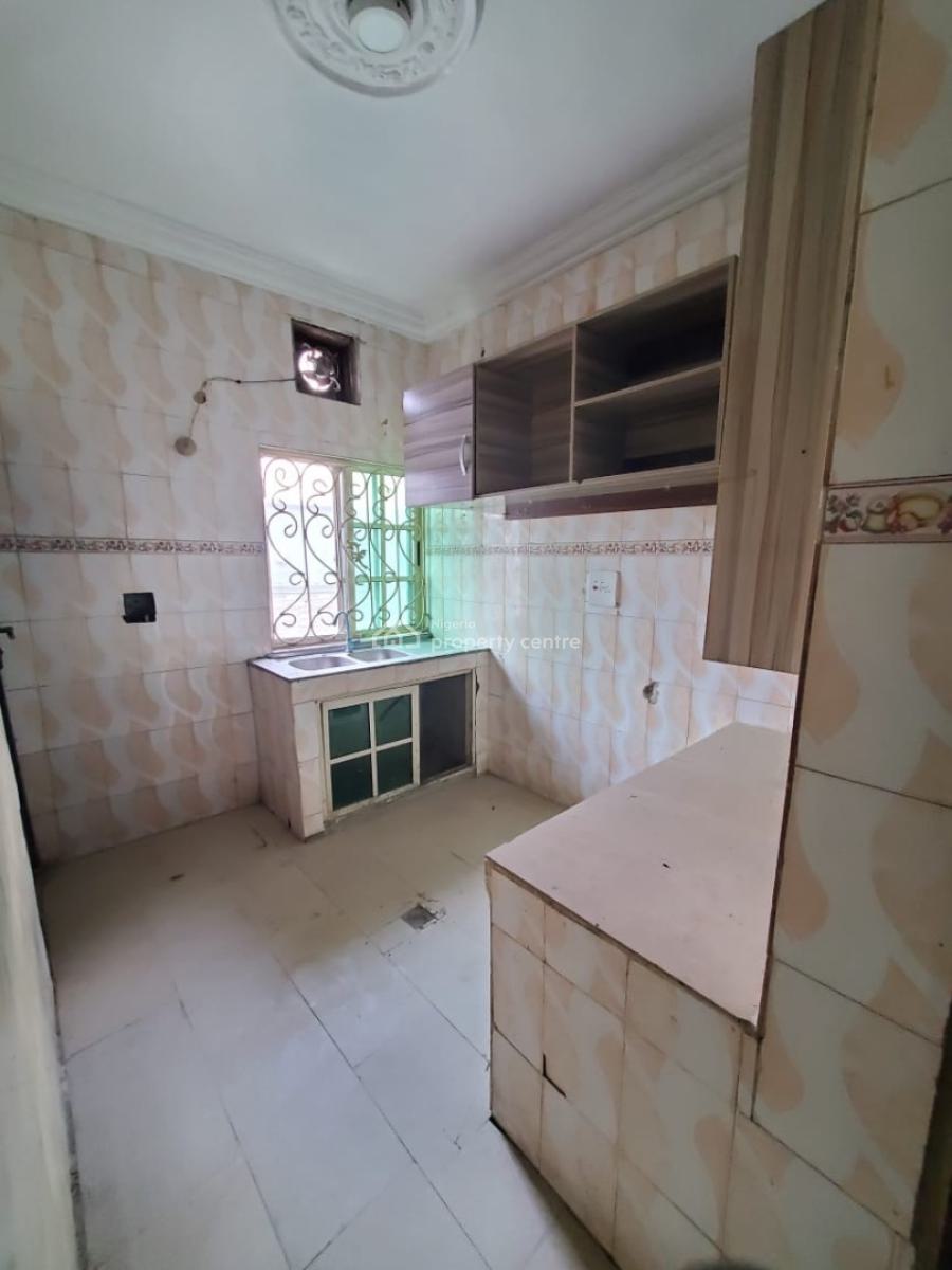 Well Maintained 3 Bedroom Flat, Ilasan, Lekki, Lagos, Flat / Apartment for Rent