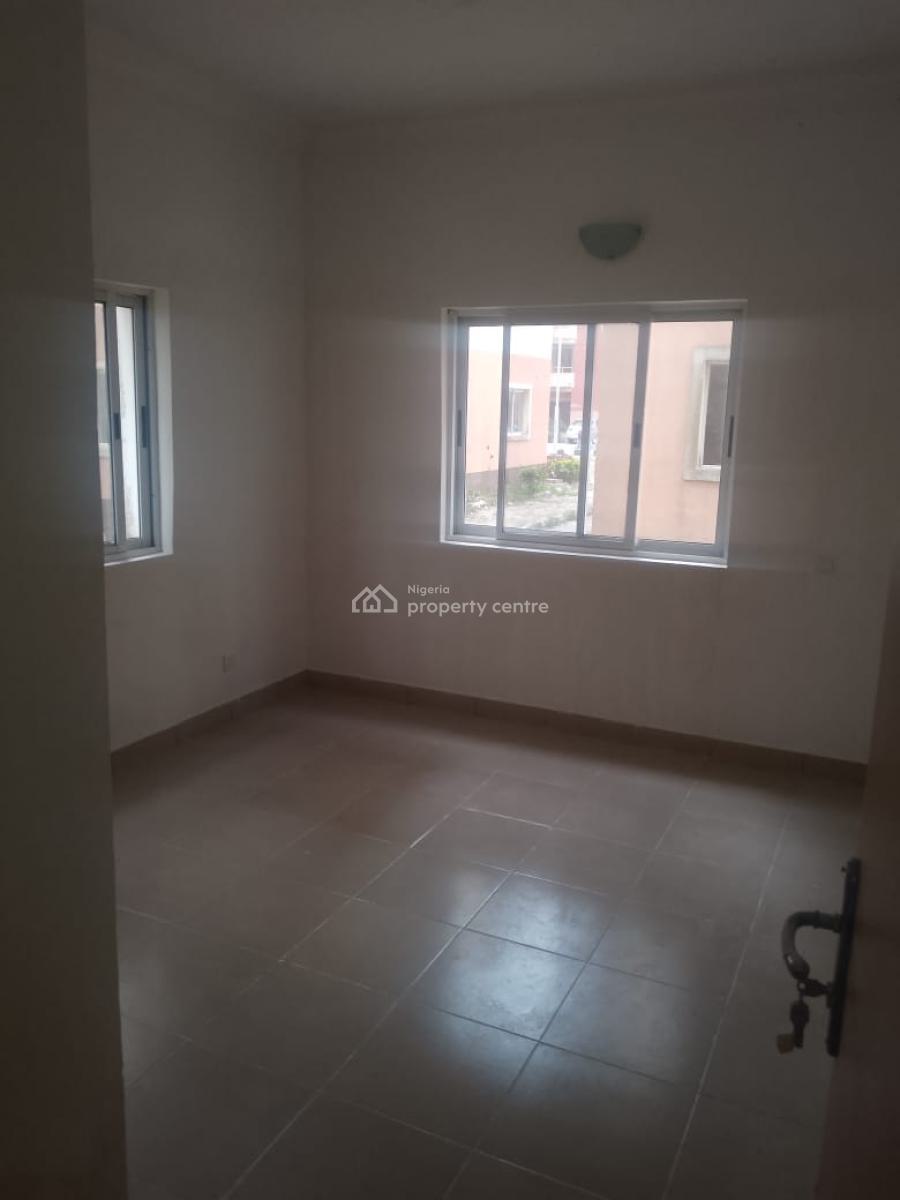 3 Bedroom Apartment, Fashola Estate Monastery Road, Sangotedo, Ajah, Lagos, Flat / Apartment for Rent