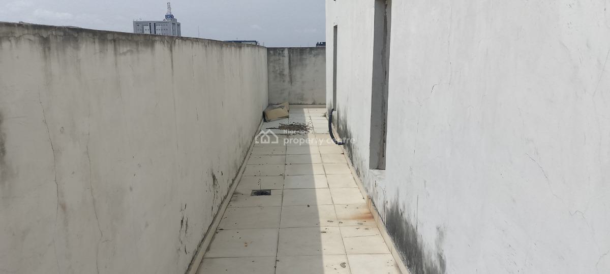Commercial Building, Lekki Phase 1, Lekki, Lagos, Office Space for Sale