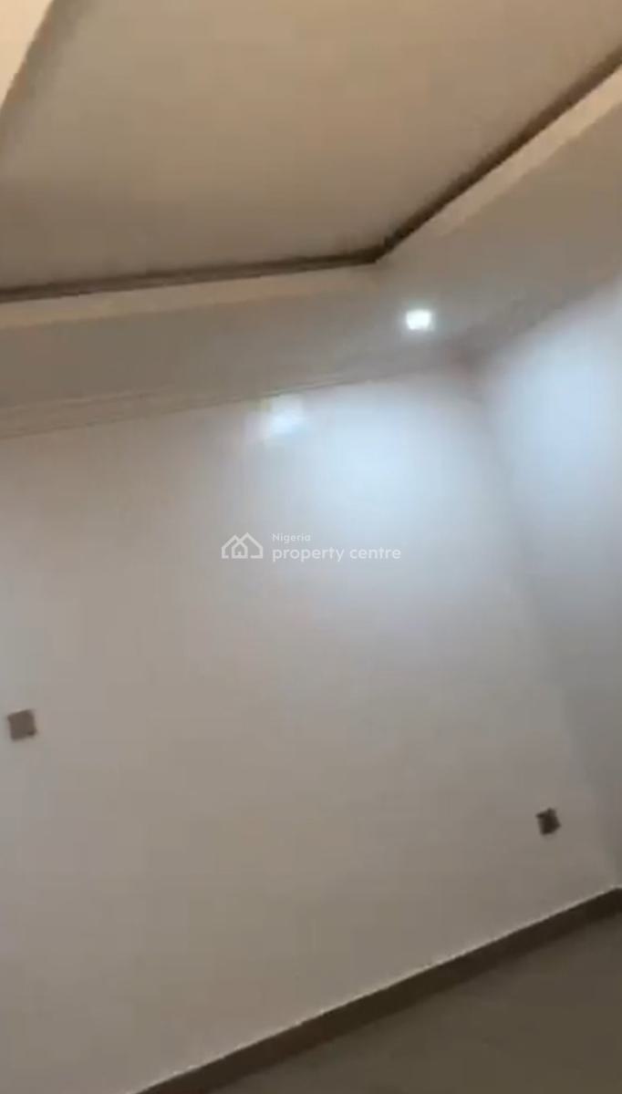 Two Bedrooms Flat Upstairs, Unity Estate, Egbeda, Alimosho, Lagos, Flat / Apartment for Rent