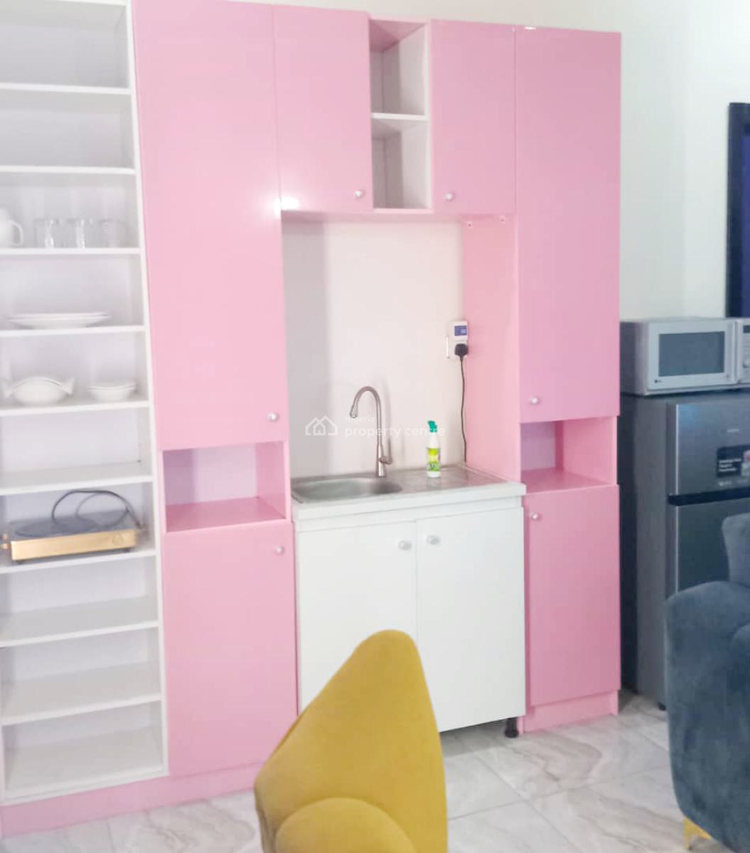 Beautiful Mini Flat, 5 Mins to Cinema & Wildlife, Few Mins 4rm D Beach, Orchid Road, Lekki, Lagos, Mini Flat (room and Parlour) Short Let