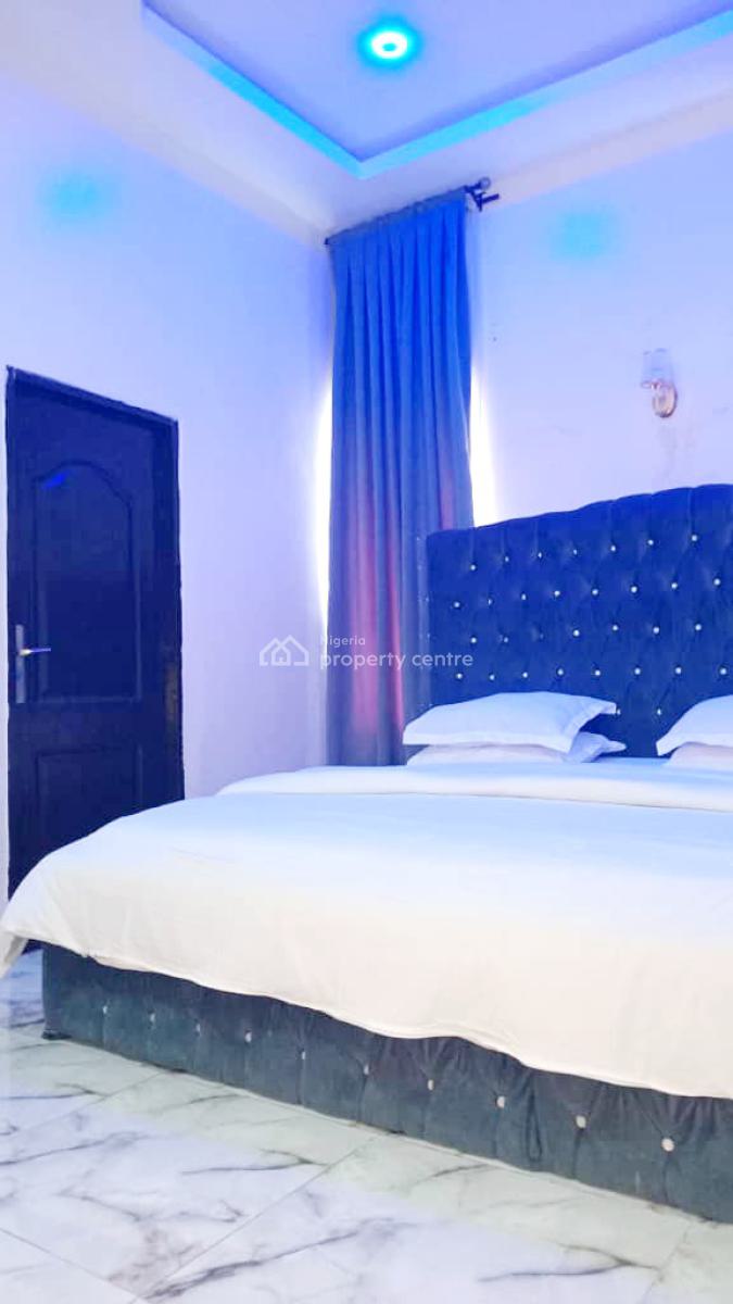 Beautiful Mini Flat, 5 Mins to Cinema & Wildlife, Few Mins 4rm D Beach, Orchid Road, Lekki, Lagos, Mini Flat (room and Parlour) Short Let