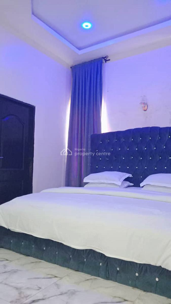 Beautiful Mini Flat, 5 Mins to Cinema & Wildlife, Few Mins 4rm D Beach, Orchid Road, Lekki, Lagos, Mini Flat (room and Parlour) Short Let