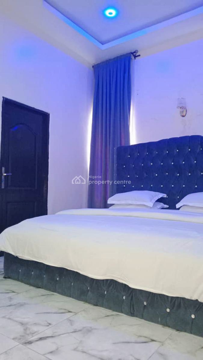Beautiful Mini Flat, 5 Mins to Cinema & Wildlife, Few Mins 4rm D Beach, Orchid Road, Lekki, Lagos, Mini Flat (room and Parlour) Short Let