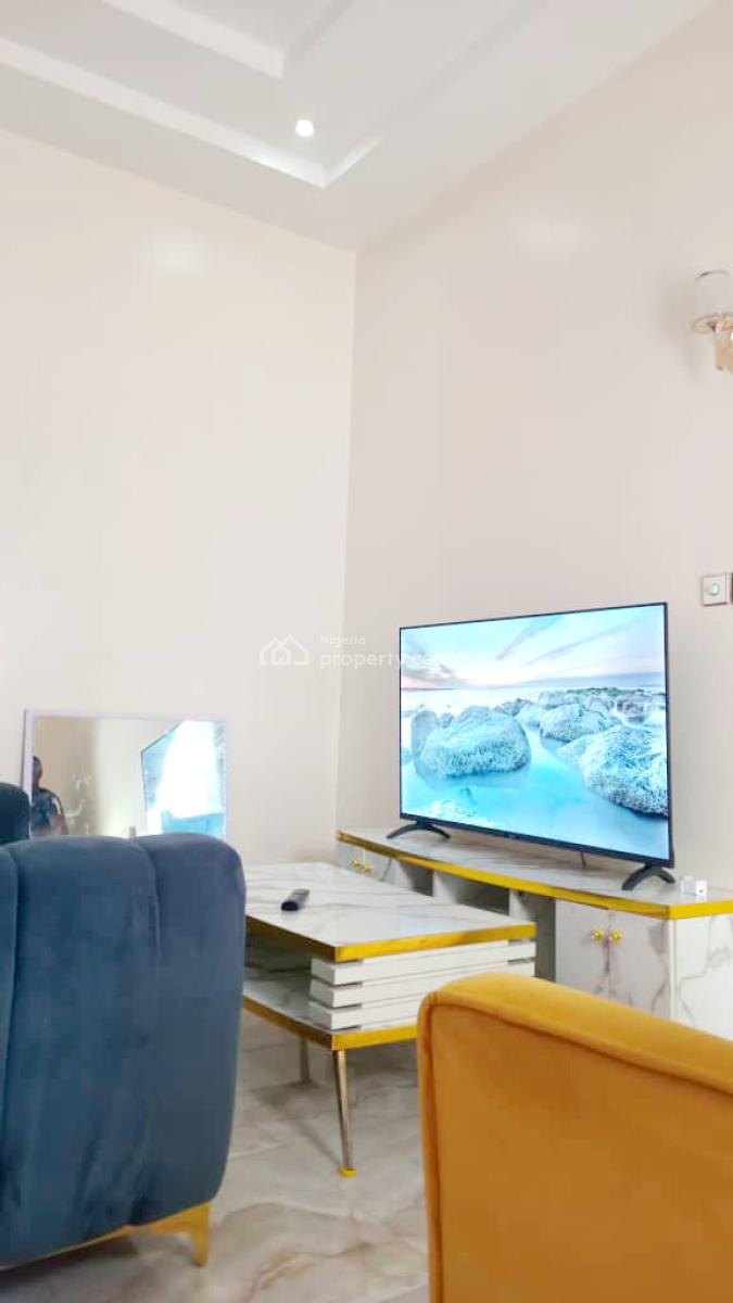 Beautiful Mini Flat, 5 Mins to Cinema & Wildlife, Few Mins 4rm D Beach, Orchid Road, Lekki, Lagos, Mini Flat (room and Parlour) Short Let